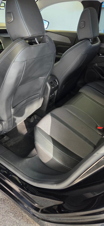 Peugeot 308 1,5 BlueHDi 130 Allure Pack SW EAT8 5d