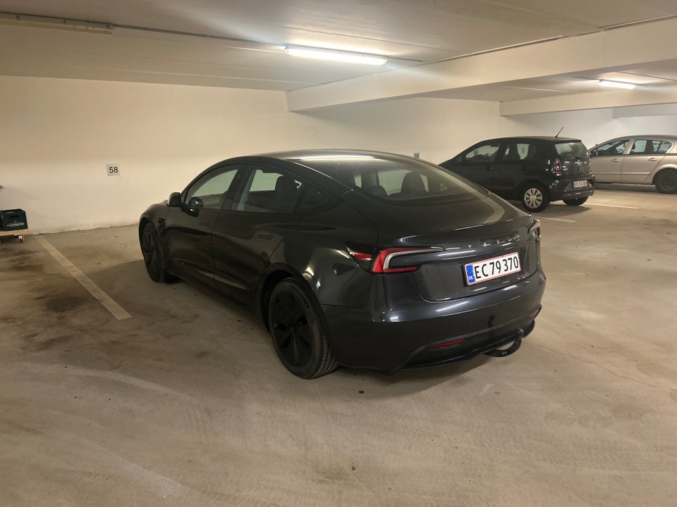 Tesla Model 3 RWD 4d