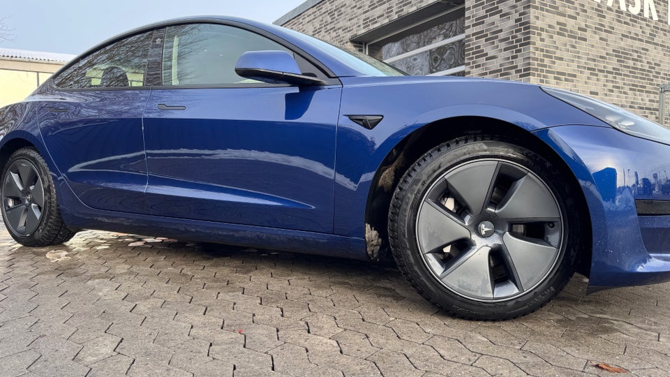 Tesla Model 3 Standard Range+ RWD 4d
