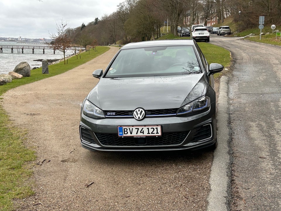 VW Golf VII 1,4 GTE DSG 5d