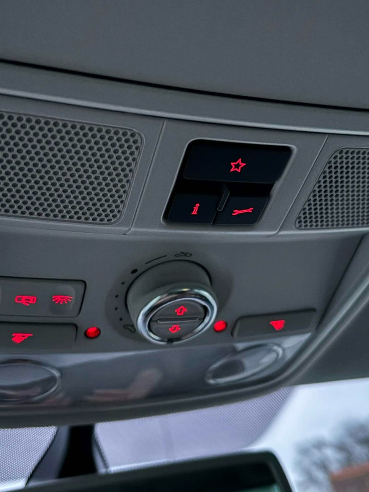 VW Sharan 2,0 TDi 170 Highline DSG 7prs 5d