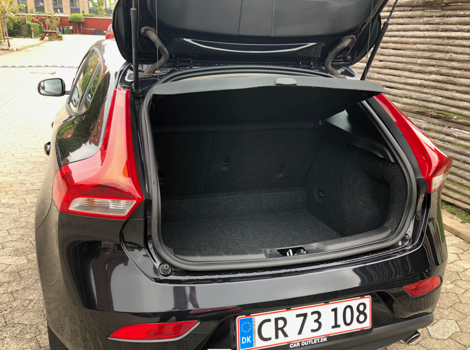 Volvo V40 2,0 D4 190 Kinetic Drive-E 5d