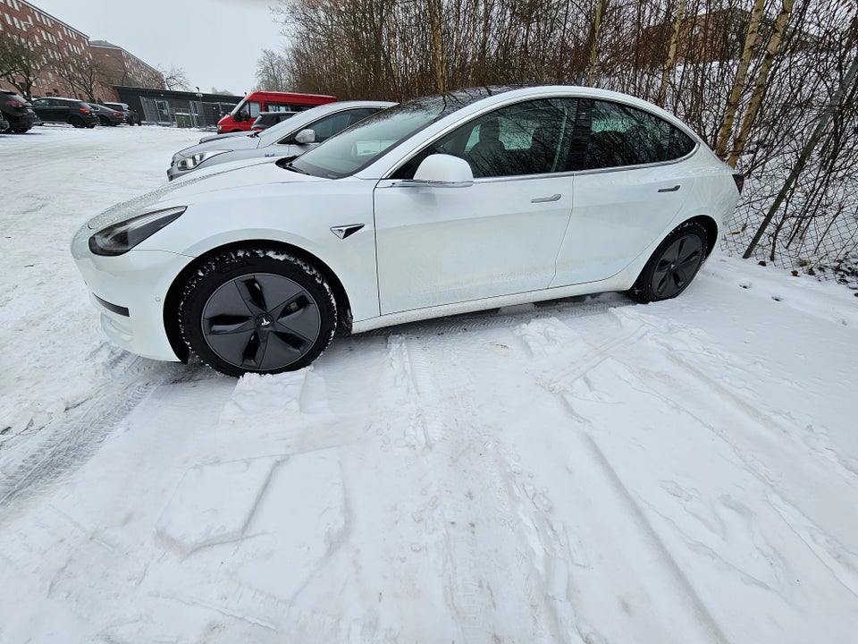 Tesla Model 3 Standard Range+ RWD 4d