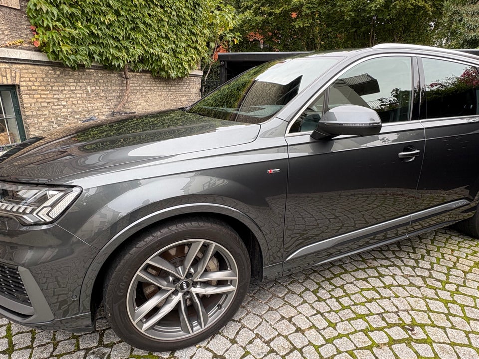 Audi Q7 55 TFSi e S-line quattro Tiptr. 5d