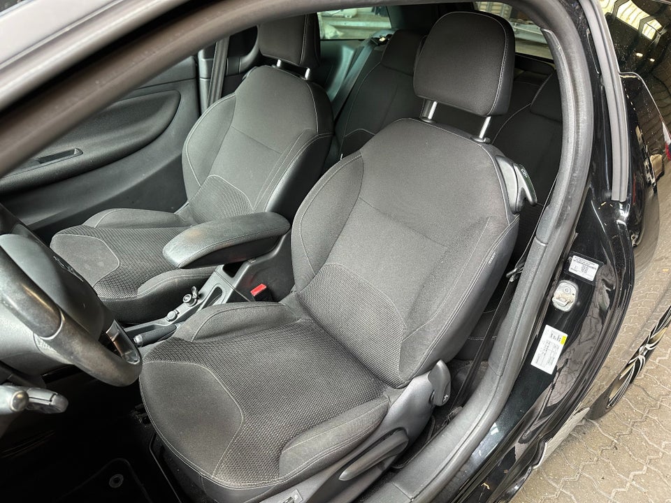 Citroën DS3 1,2 VTi 82 Design Cabrio 2d