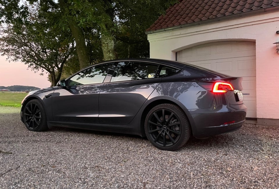 Tesla Model 3 Long Range AWD 4d