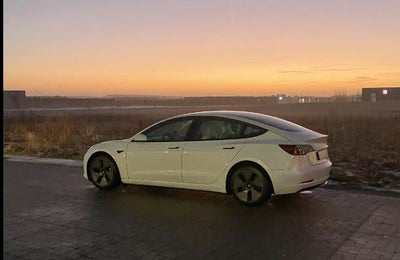 Tesla Model 3  Long Range AWD El 4x4 4x4 aut. Automatgear modelår 2020 km 99000 Perlemorshvid ABS ai