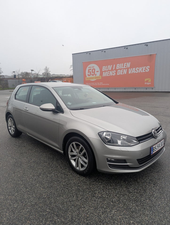 VW Golf VII 1,6 TDi 105 Trendline DSG BMT 3d