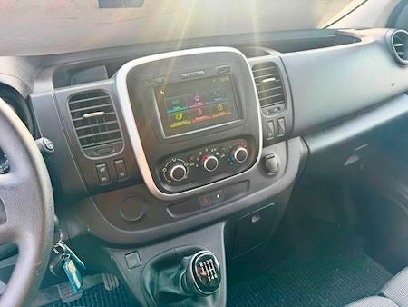 Renault Trafic T29 2,0 dCi 145 L2H1