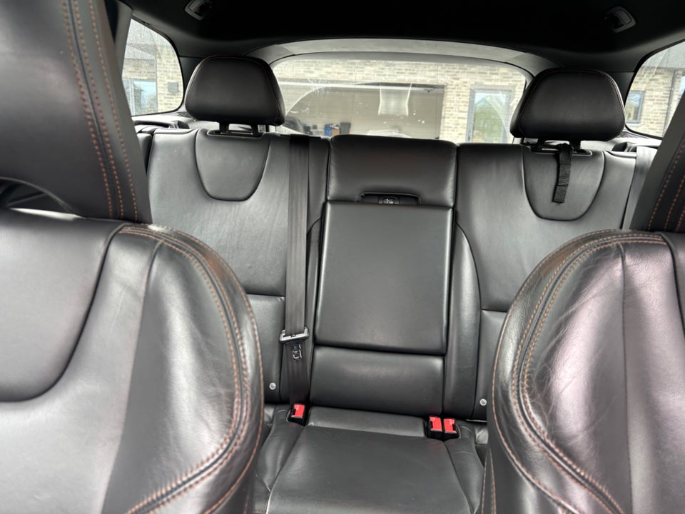 Volvo XC60 2,0 D4 190 R-Design aut. 5d