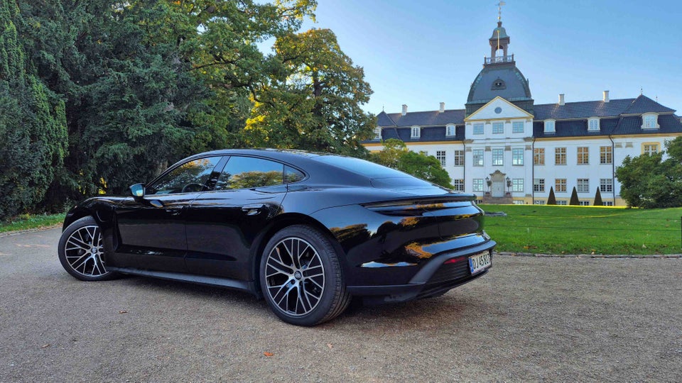 Porsche Taycan Performance+ 4d