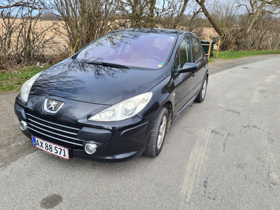 Peugeot 307 1,6 16V CC 2d