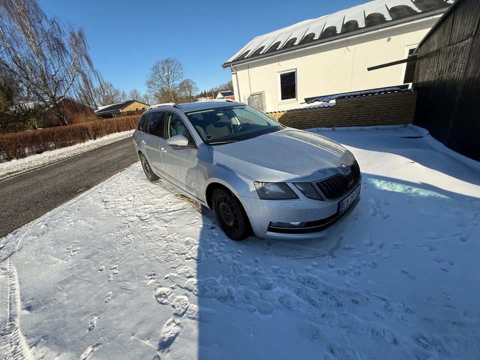 Skoda Octavia 1,6 TDi 115 Style Combi DSG 5d
