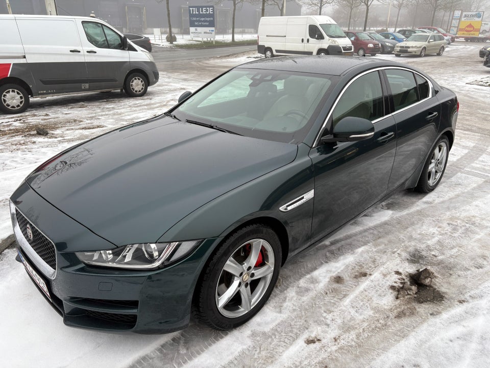 Jaguar XE 2,0 P200 Prestige aut. 4d