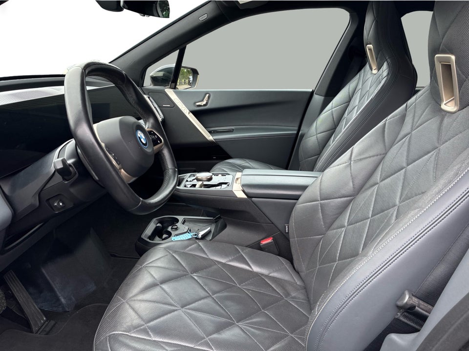 BMW iX xDrive40 Fully Charged Sport 5d
