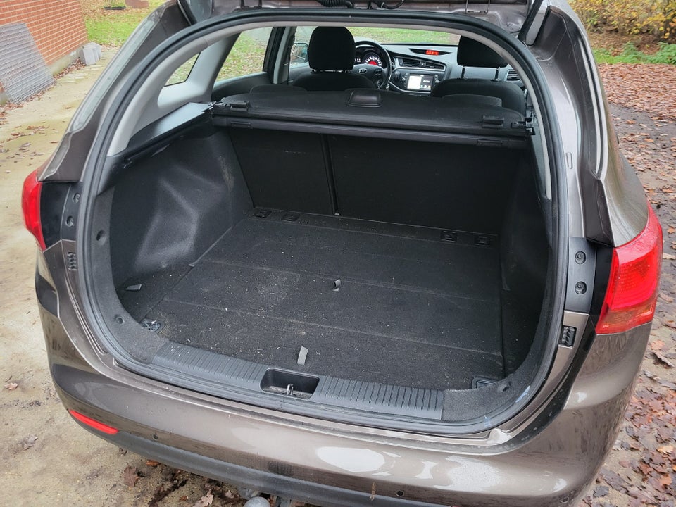 Kia Ceed 1,6 CRDi 136 Attraction SW 5d