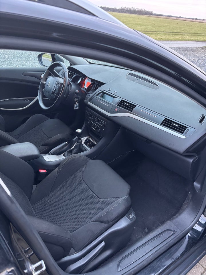 Citroën C5 2,0 HDi 140 Comfort Tourer 5d