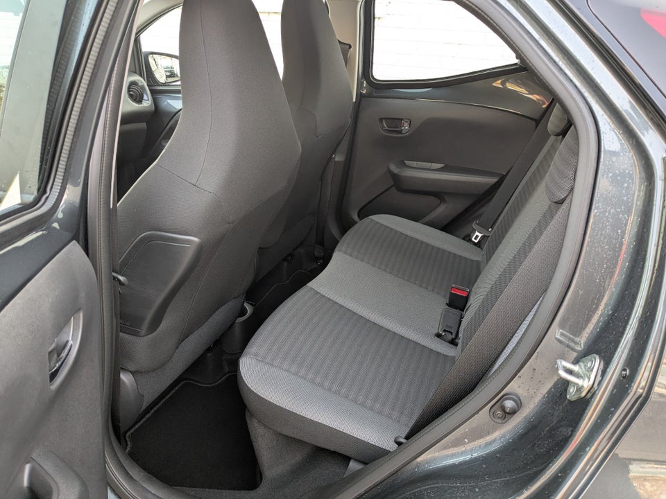 Toyota Aygo 1,0 VVT-i x-play 5d