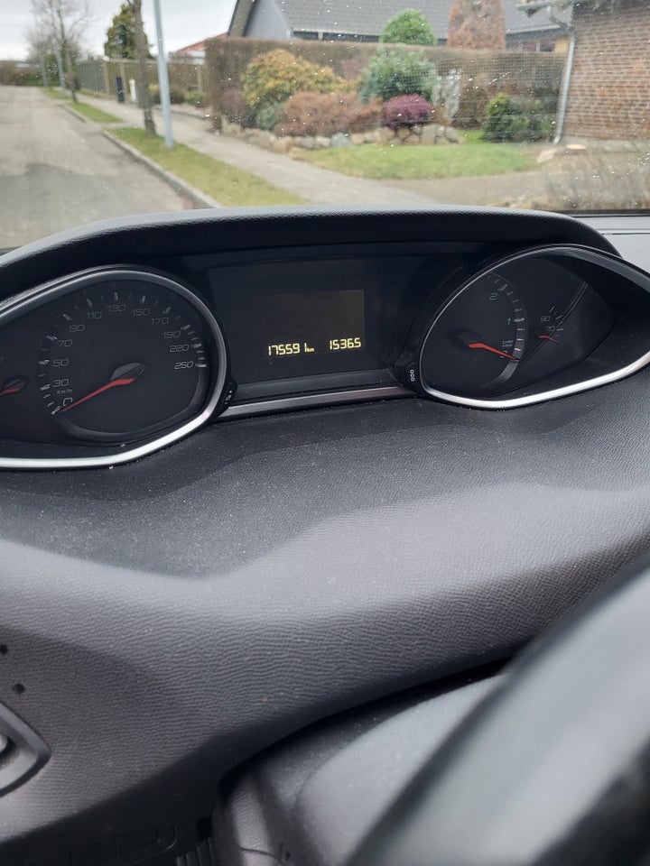 Peugeot 308 1,6 BlueHDi 120 Style SW 5d