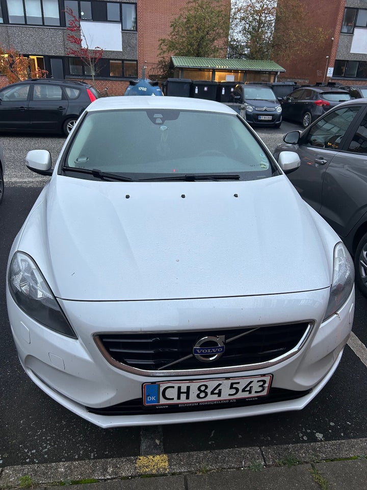 Volvo V40 1,6 D2 115 Kinetic Drive-E 5d