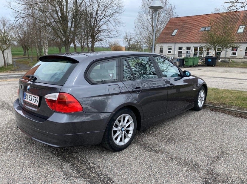 BMW 318i 2,0 Touring 5d