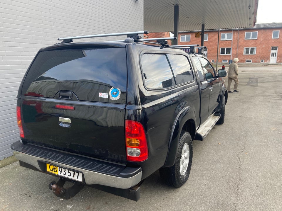 Toyota HiLux 2,5 D-4D 120 Ex.Kab 4x4 SR5 2d