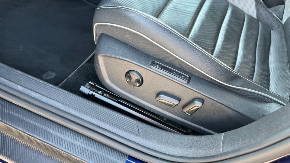 VW Golf VIII 1,4 GTE DSG 5d