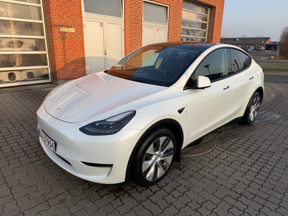 Tesla Model Y Long Range AWD 5d