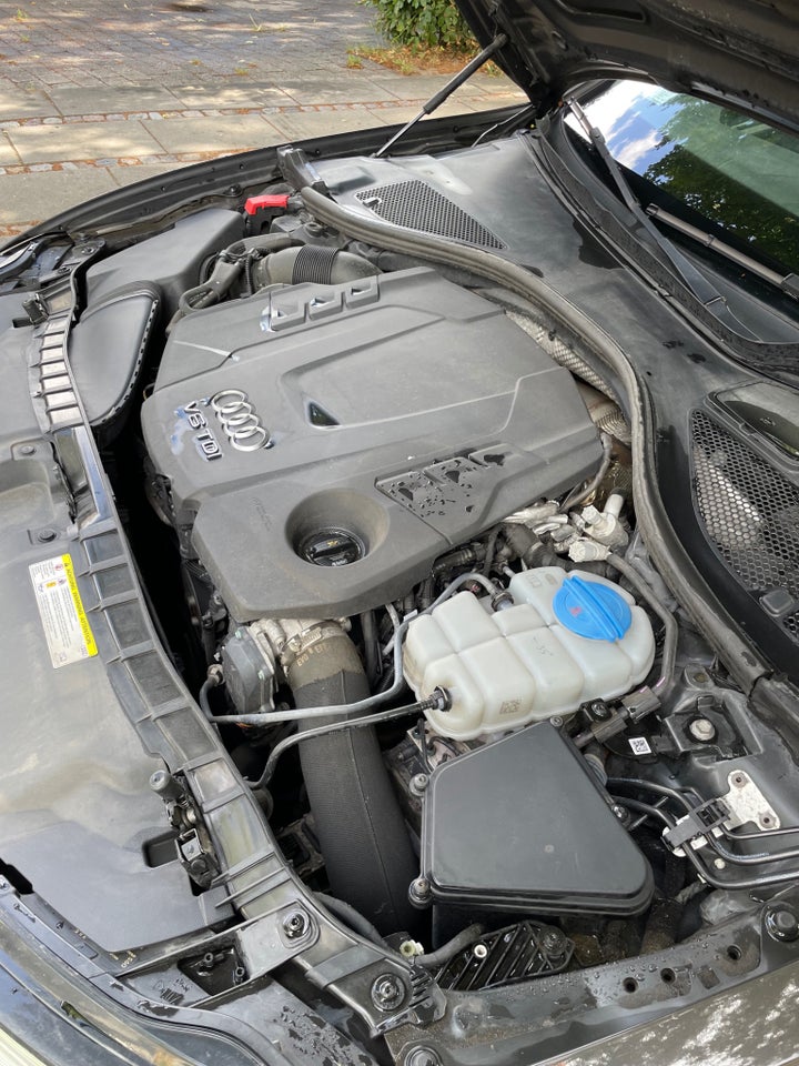 Audi A6 3,0 TDi 218 Avant S-tr. 5d