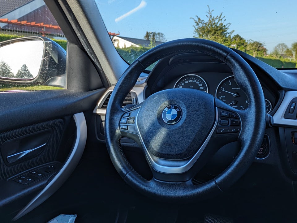 BMW 320d 2,0 Touring aut. 5d