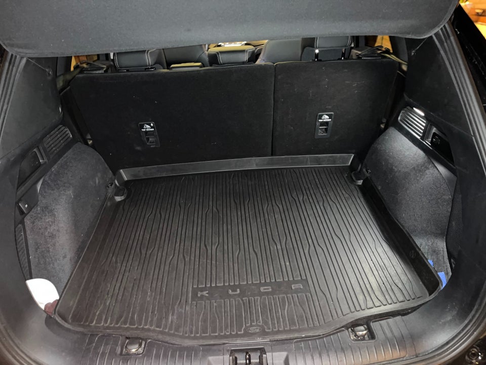 Ford Kuga 2,5 PHEV Vignale CVT 5d