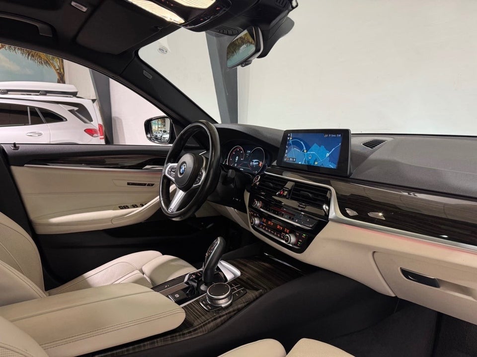 BMW 530d 3,0 Touring Sport Line xDrive aut. 5d