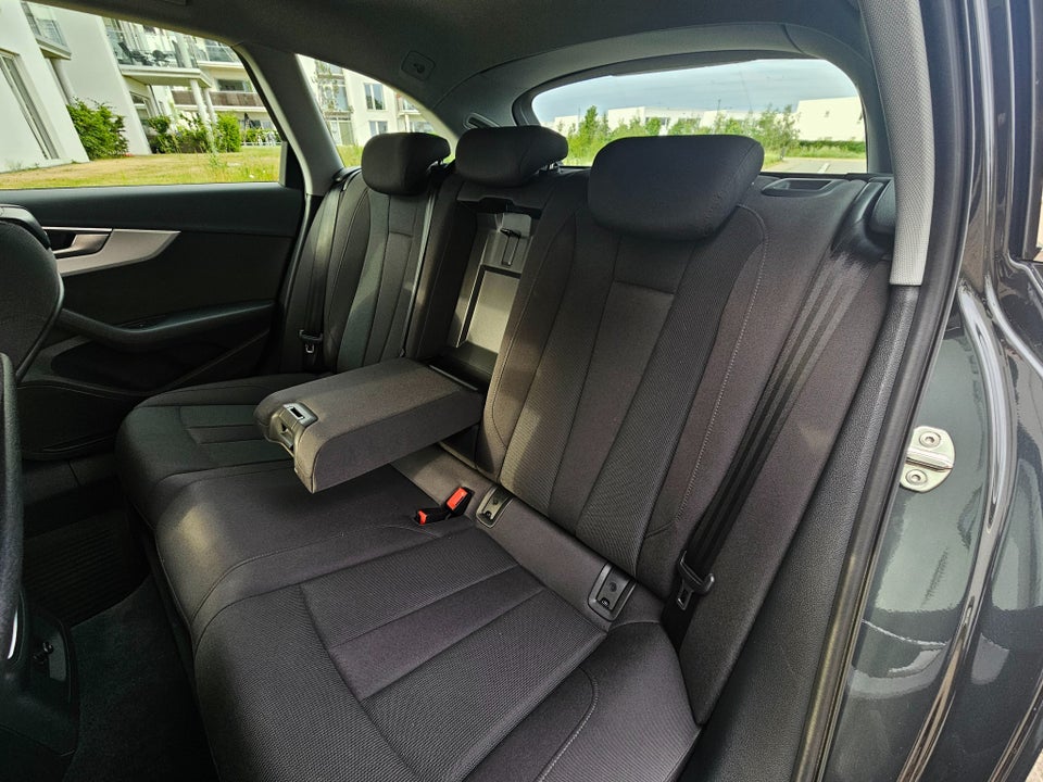 Audi A4 40 TFSi Prestige plus Avant S-tr. 5d
