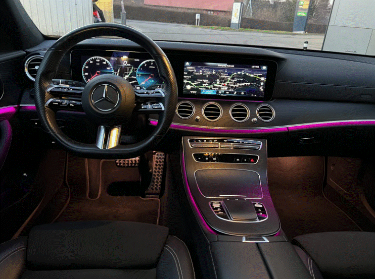 Mercedes E300 de 2,0 AMG Line stc. aut. 5d