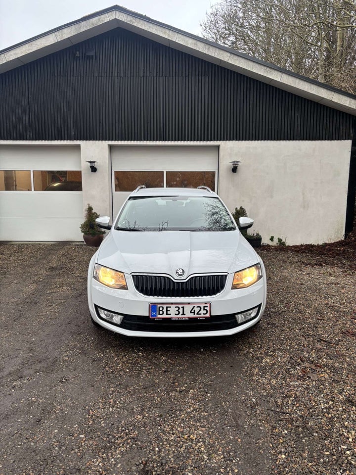 Skoda Octavia 1,6 TDi 110 Style Combi DSG 5d