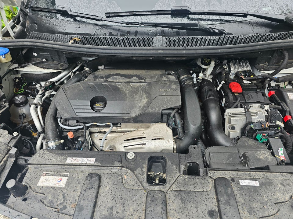Peugeot 3008 1,6 Hybrid Allure Limited EAT8 5d