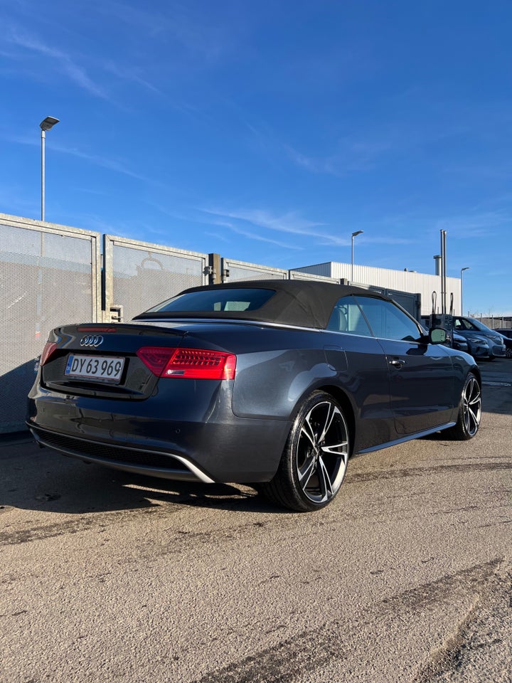 Audi A5 2,0 TDi S-line Cabriolet Multitr. 2d