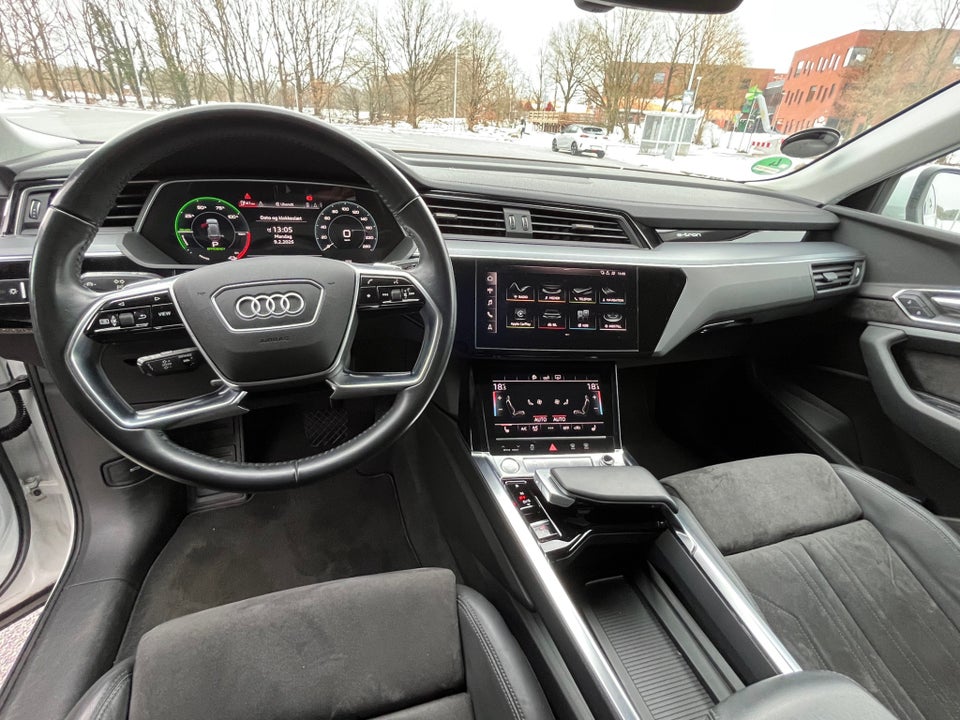 Audi e-tron 50 quattro 5d