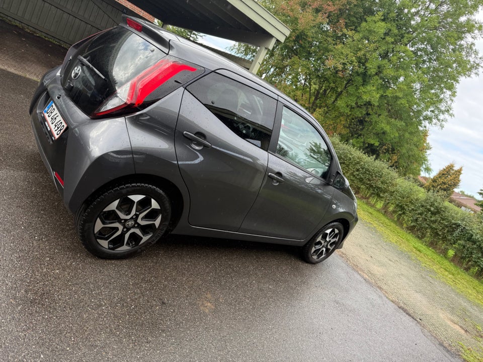Toyota Aygo 1,0 VVT-i x-pression 5d