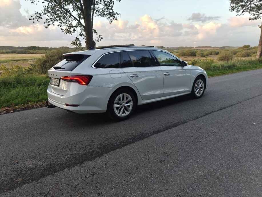 Skoda Octavia 2,0 TDi 150 Business Executive Combi DSG 5d