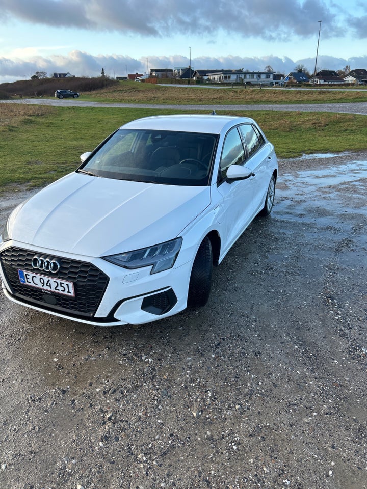 Audi A3 40 TFSi e Sportback S-tr. 5d