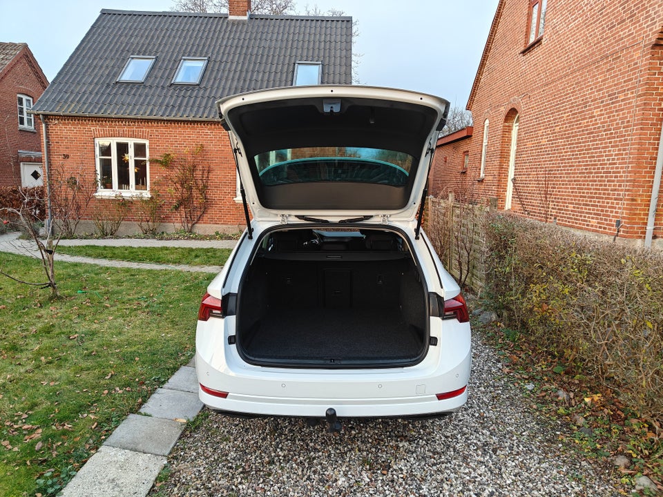 Skoda Octavia 1,4 TSi iV Plus Combi DSG 5d