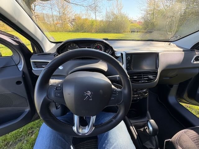 Peugeot 208 1,2 PureTech 82 Exclusive+ 5d