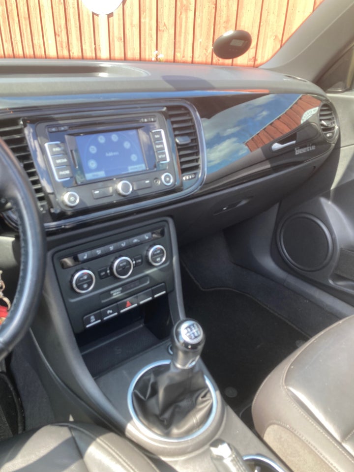 VW The Beetle 1,2 TSi 105 Design Cabriolet 2d