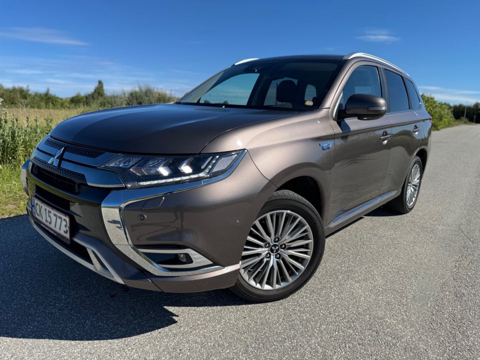 Mitsubishi Outlander 2,4 PHEV Intense CVT 4WD 5d