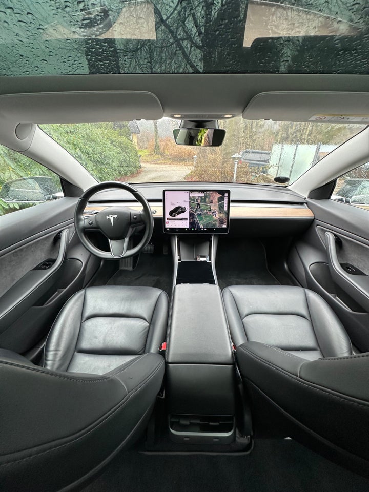 Tesla Model 3 Long Range AWD 4d