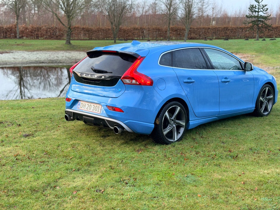 Volvo V40 1,6 D2 115 R-Design 5d