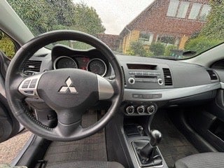 Mitsubishi Lancer 1,6 Invite SportBack 5d