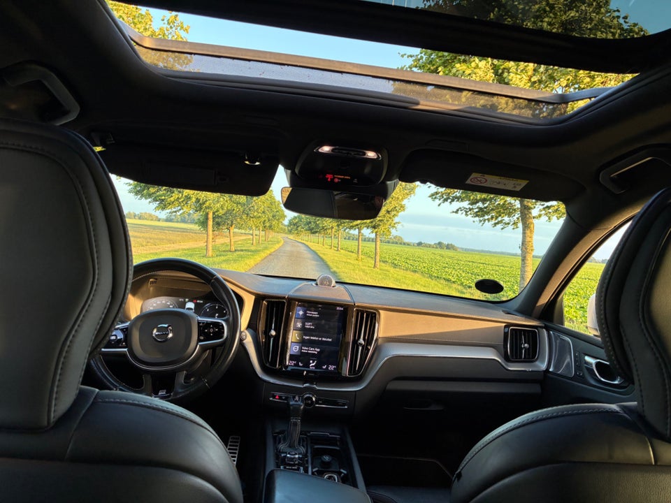 Volvo XC60 2,0 D5 241 R-Design aut. AWD 5d