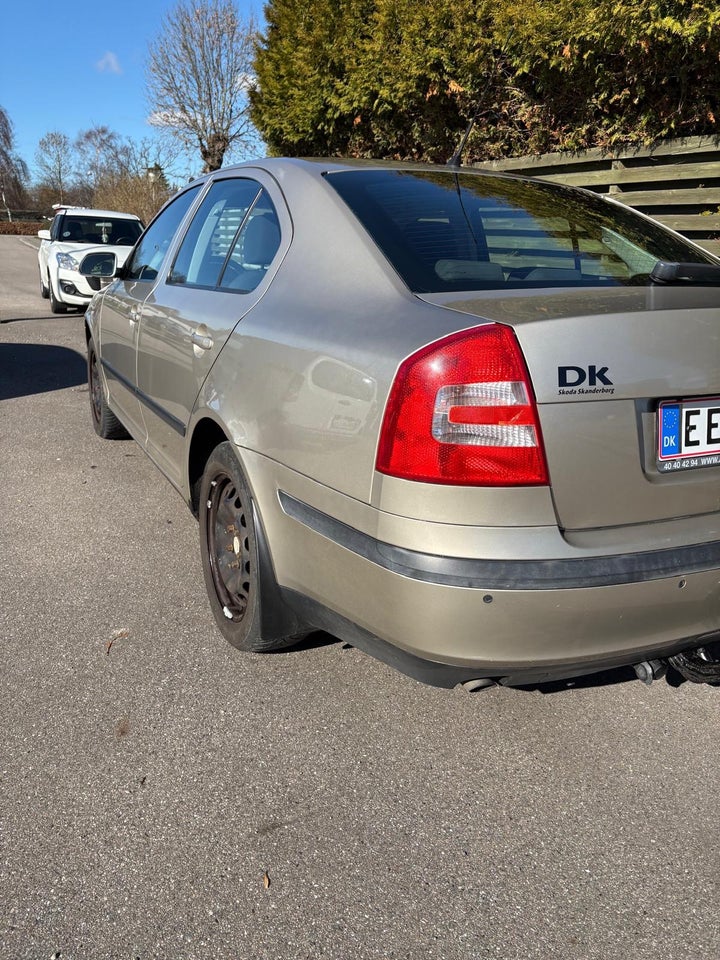 Skoda Octavia 1,6 Ambiente aut. 5d